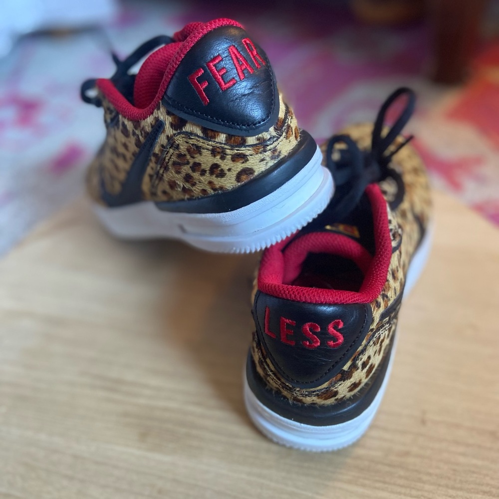 Nike Womens Air Vapor Wing Premium Leopard Print/Red Sneakers Sz 8